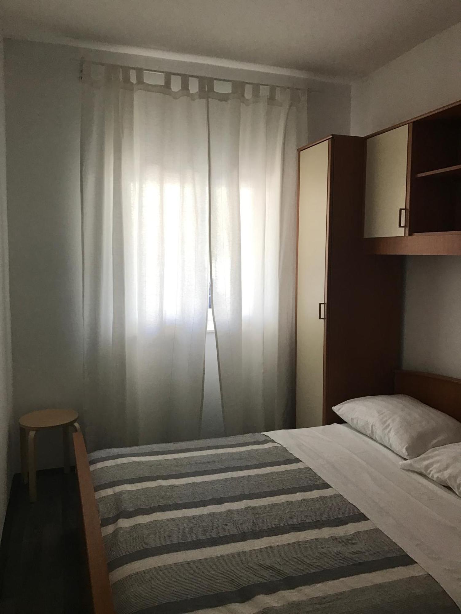 Apartments Vala Grebastica Room photo