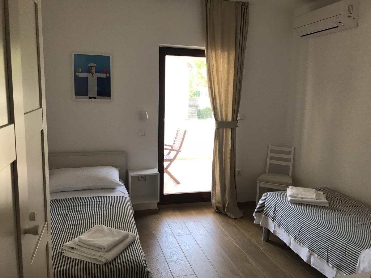 Apartments Vala Grebastica Exterior photo